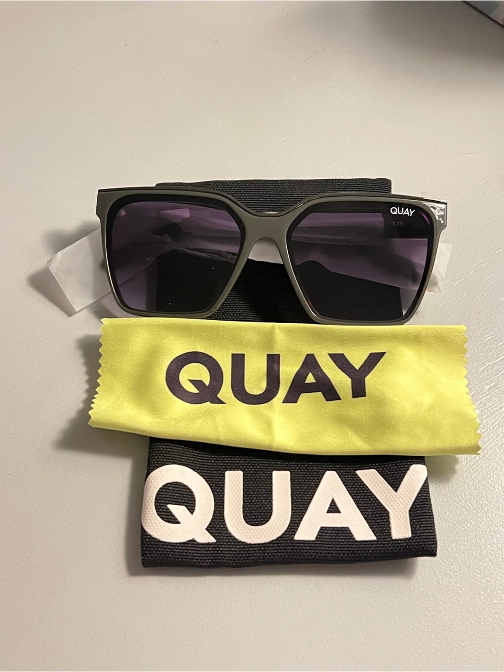 Quay Australia LEVEL UP Polarized Sunglasses - Grey / Smoke - NWT